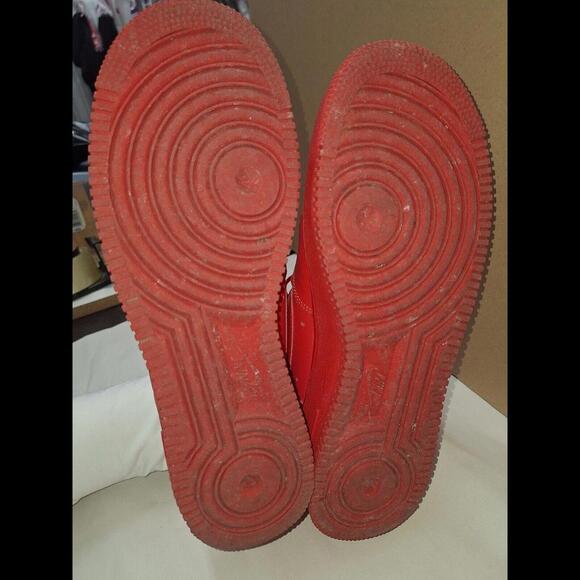 Nike Air Force 1 Low 07 LV8 1 Triple Red Mens 10.5 Sneakers - Picture 6 of 15
